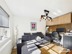 Snug/Office- click for photo gallery